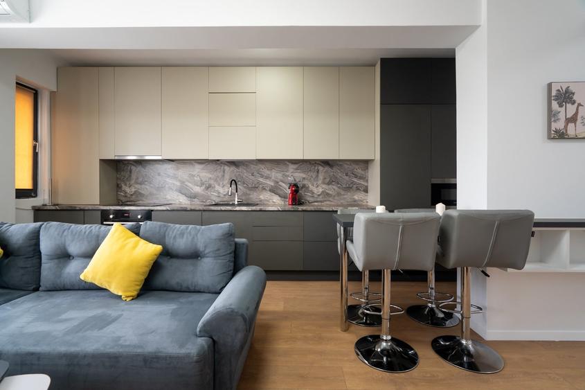 Apartament cu 2 camere semidecomandat, mobilat în Pipera