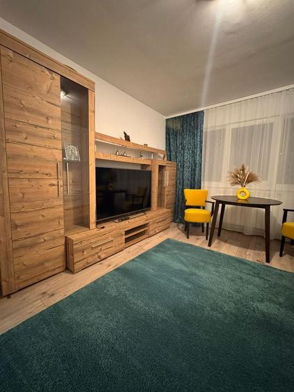Apartament cu 2 camere semidecomandat, mobilat în Tomis Nord
