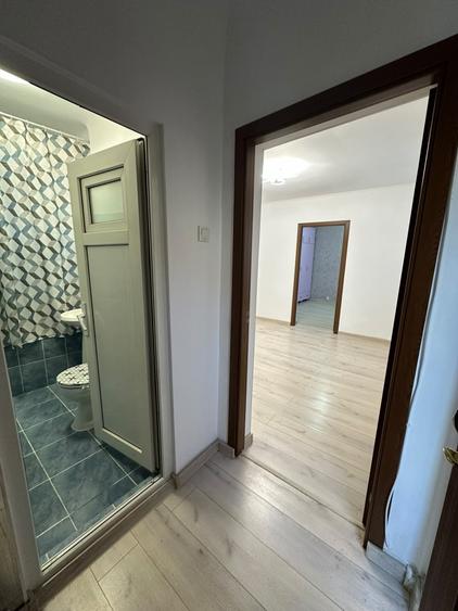 Apartament cu 2 camere semidecomandat, mobilat în Vitan