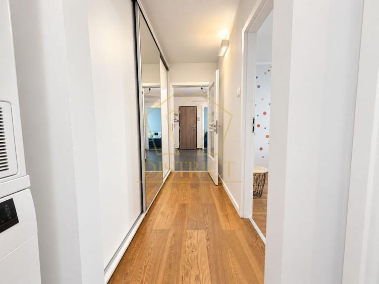 Apartament cu 3 camere semidecomandat, mobilat în Lipovei