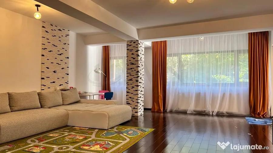 Apartament cu 4 camere decomandat, mobilat în Băneasa