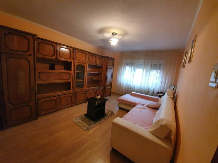 Apartament cu 2 camere decomandat în Girocului