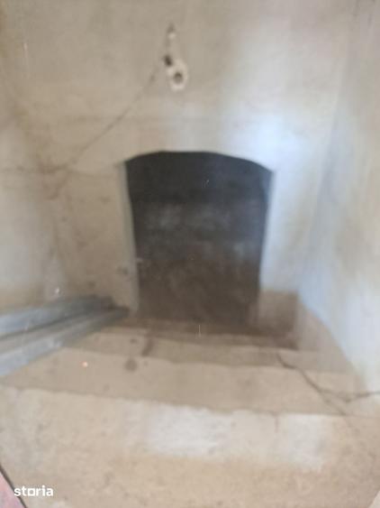 Casă cu 4 camere cu Teren 1200 Mp în Central