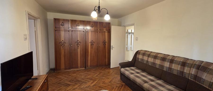 Apartament cu 2 camere semidecomandat în Centrul Civic