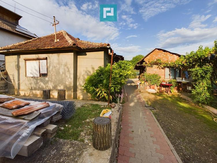 Casă individuală cu 2 camere cu Canalizare în Ghioroc