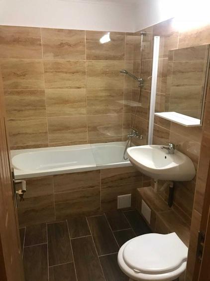 Apartament cu 3 camere decomandat în Teilor
