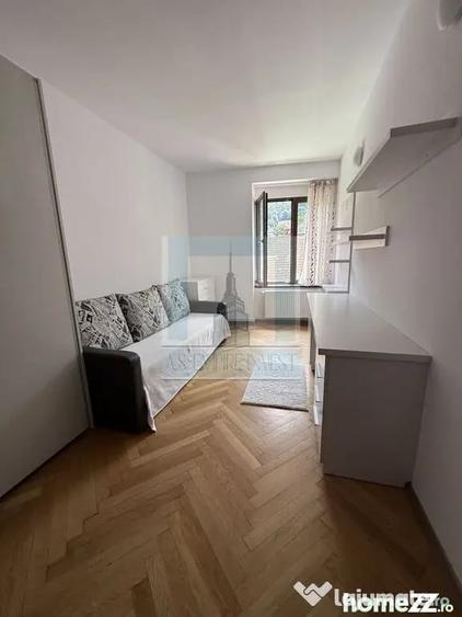 Apartament cu 3 camere decomandat în Centrul Istoric