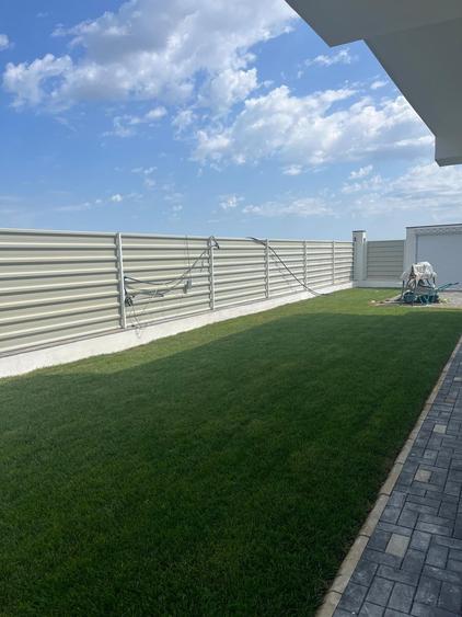 Duplex cu 4 camere cu Canalizare în 1 Decembrie