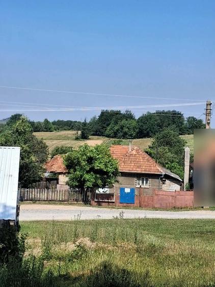 Casă cu 3 camere în Zece Hotare