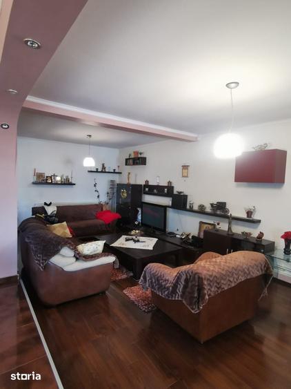 Casă cu 4 camere cu Teren 450 Mp în Central