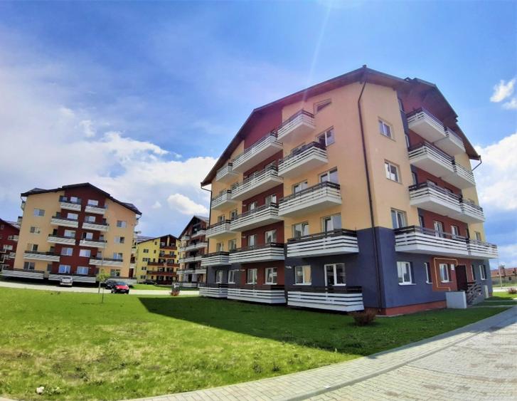 Apartament cu 2 camere decomandat în Sânpetru