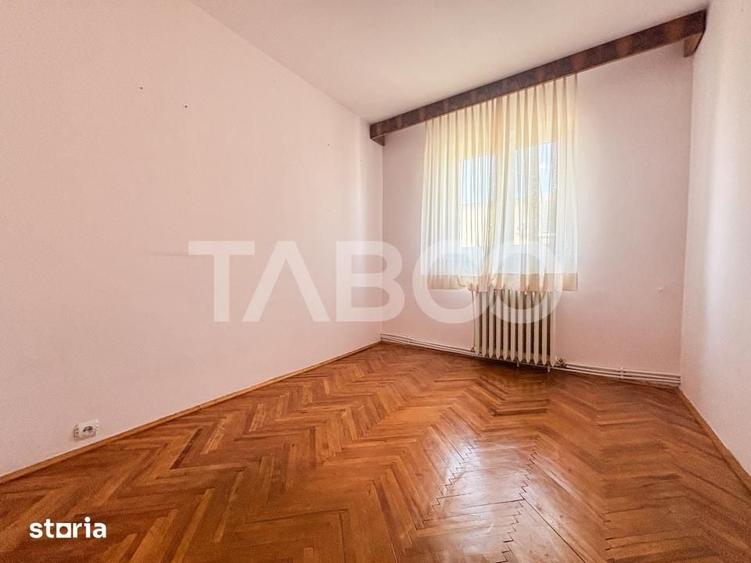 Apartament cu 3 camere semidecomandat în Mănăștur