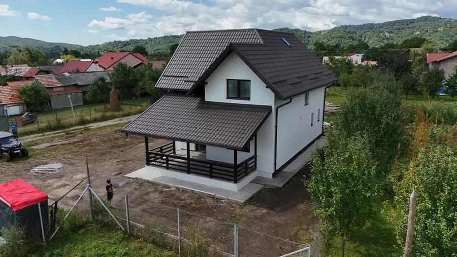 Casă cu Teren 575 Mp în Brebu