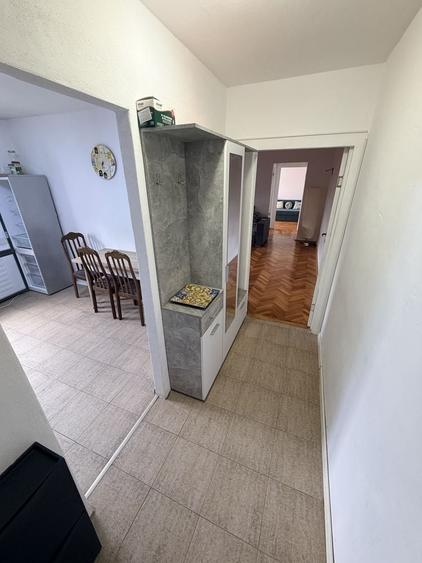 Apartament cu 2 camere semidecomandat în Spitalul Județean
