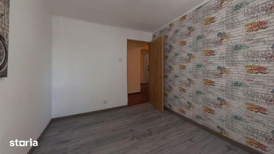 Apartament cu 4 camere decomandat în Banat