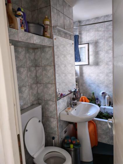 Apartament cu 3 camere semidecomandat în Exterior Vest