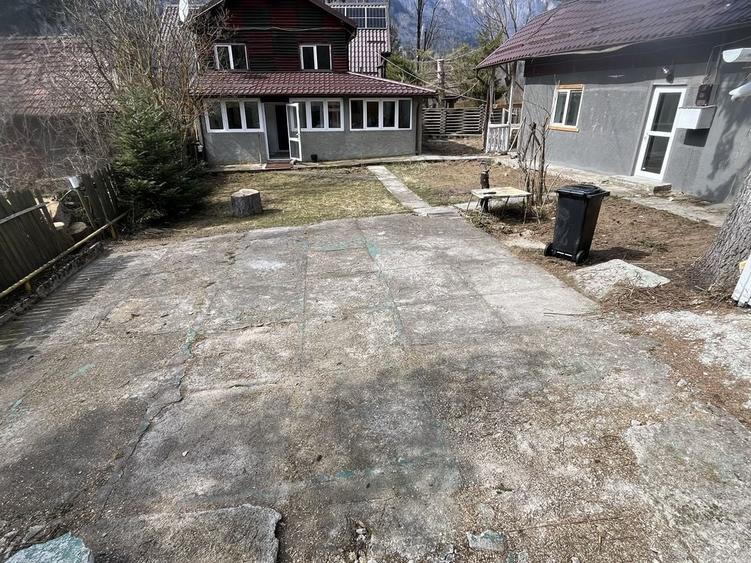 Casă cu 4 camere în Cumpătu