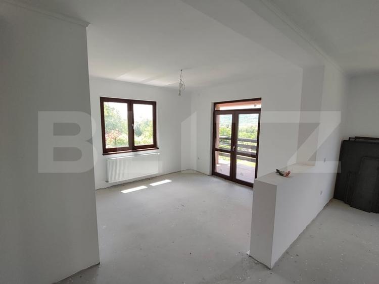 Casă individuală cu 6 camere cu Teren 784 Mp în Pucioasa