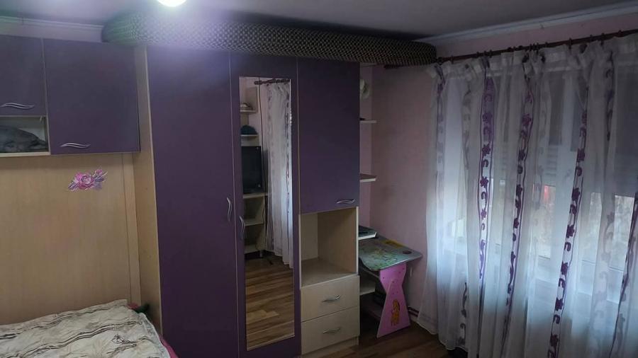 Casă individuală cu 5 camere cu Garaj în Sânnicolau Mare
