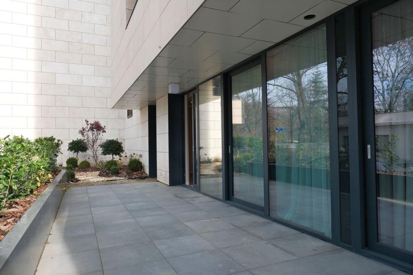 Apartament cu 4 camere decomandat în Aviatorilor