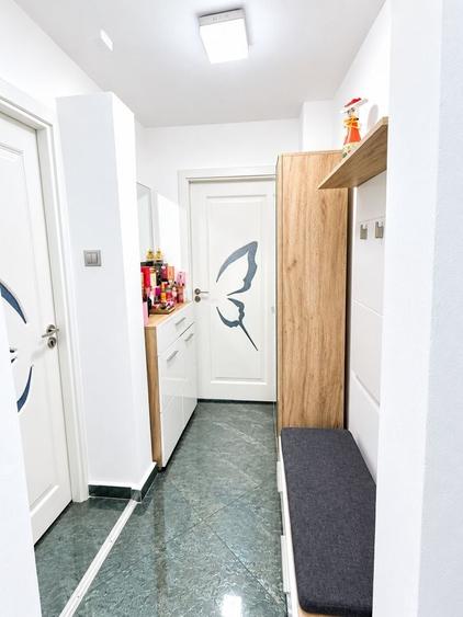 Apartament cu 2 camere semidecomandat în Exterior Vest