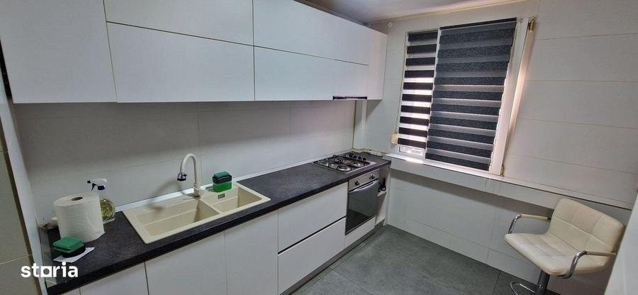 Apartament cu 3 camere decomandat în Valea Oltului