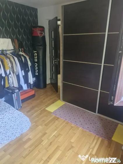 Casă cu 5 camere cu Teren 540 Mp în Broșteni