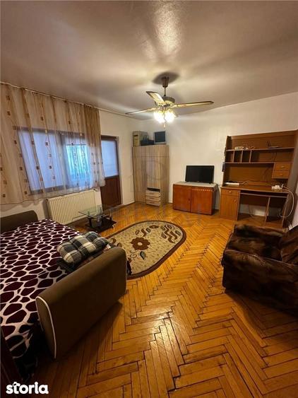 Apartament cu 3 camere decomandat, mobilat în Ciarda Roșie