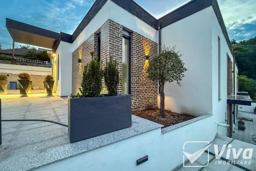 Casă individuală cu 7 camere cu Piscina în Copou