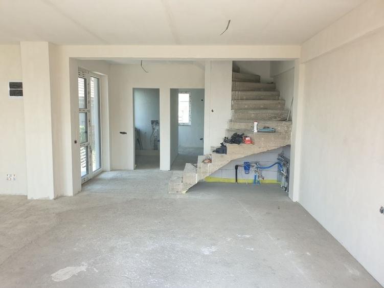 Casă cu 4 camere în Tureni
