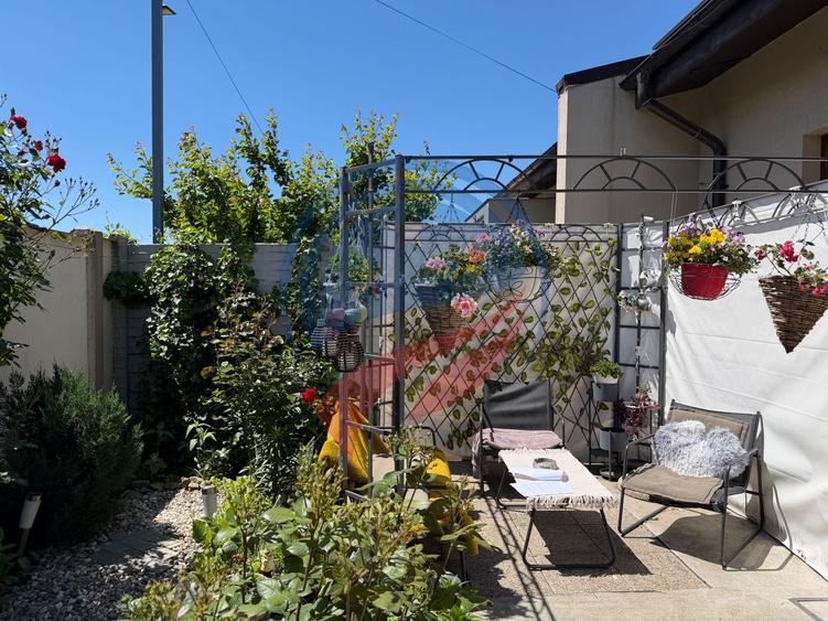 Casă cu 3 camere cu Canalizare în Bariera Vâlcii