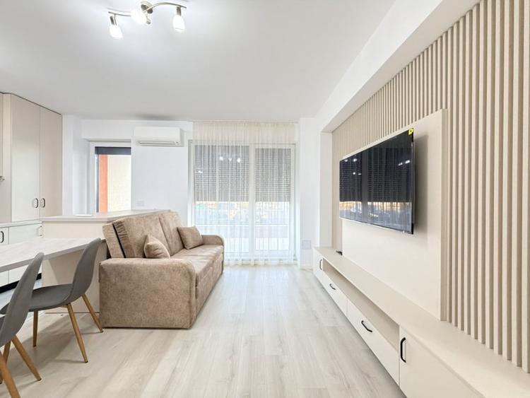 Apartament cu 3 camere decomandat, mobilat în Lipovei