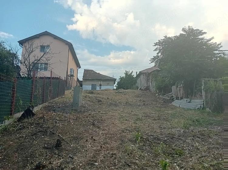 Teren de 500 mp, în Exterior Vest