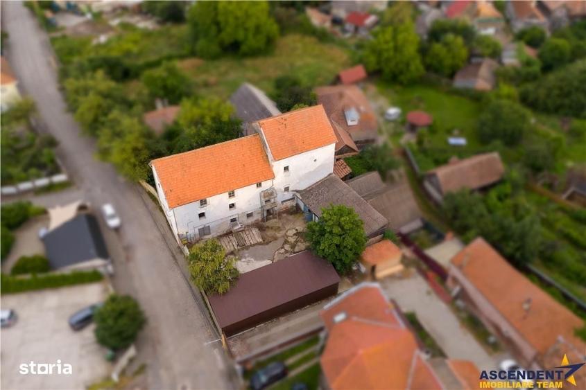 Casă cu 4 camere în Sânzieni