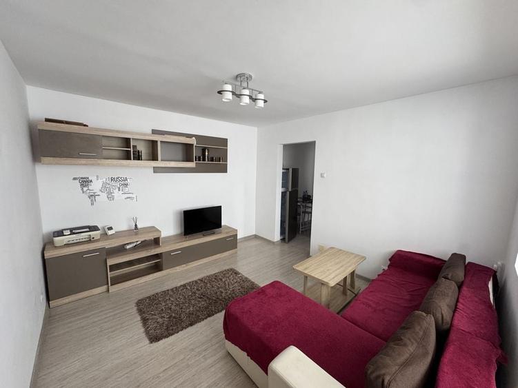 Apartament cu 2 camere semidecomandat în Palazu Mare