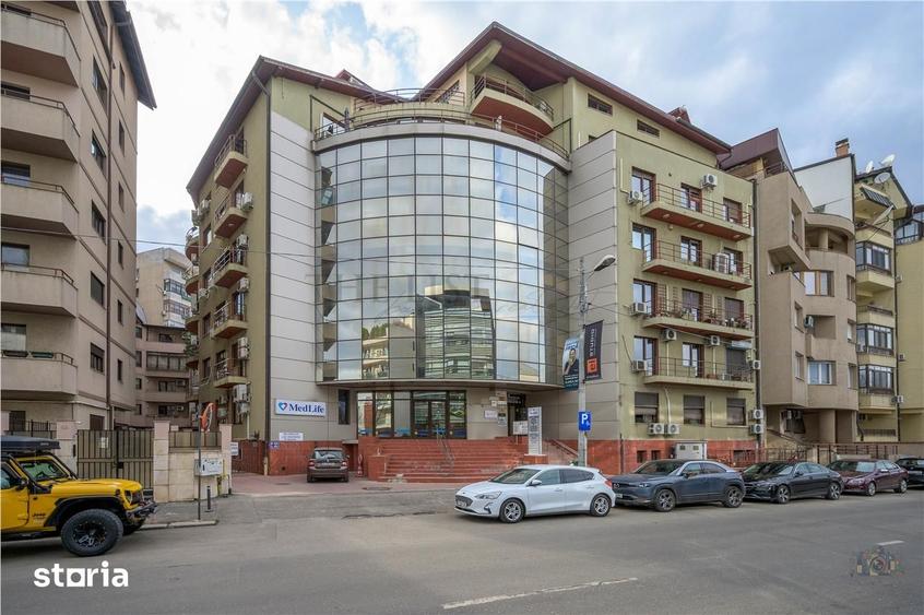 Apartament cu 4 camere decomandat, mobilat în Arcul de Triumf