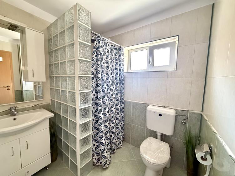 Casă individuală cu 3 camere cu Canalizare în Dumbrăvița