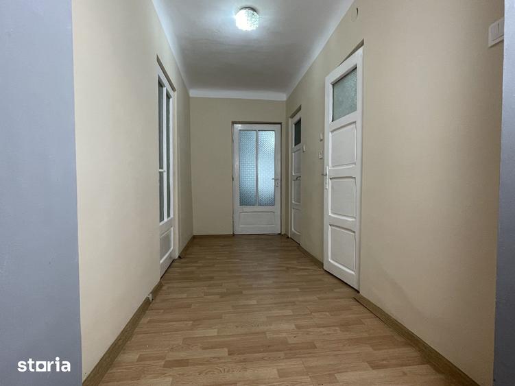 Casă cu 4 camere cu Teren 197 Mp în Central