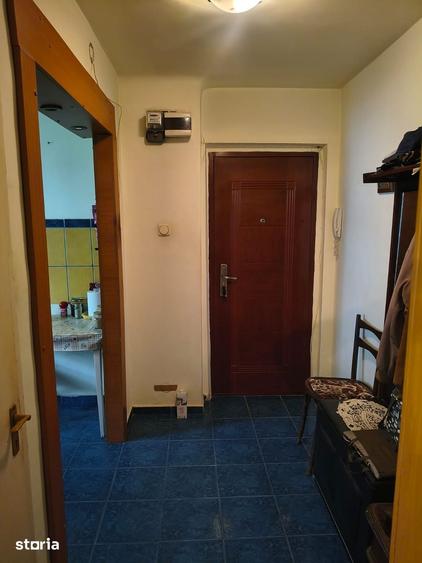Apartament cu 2 camere semidecomandat în Peneș Curcanul