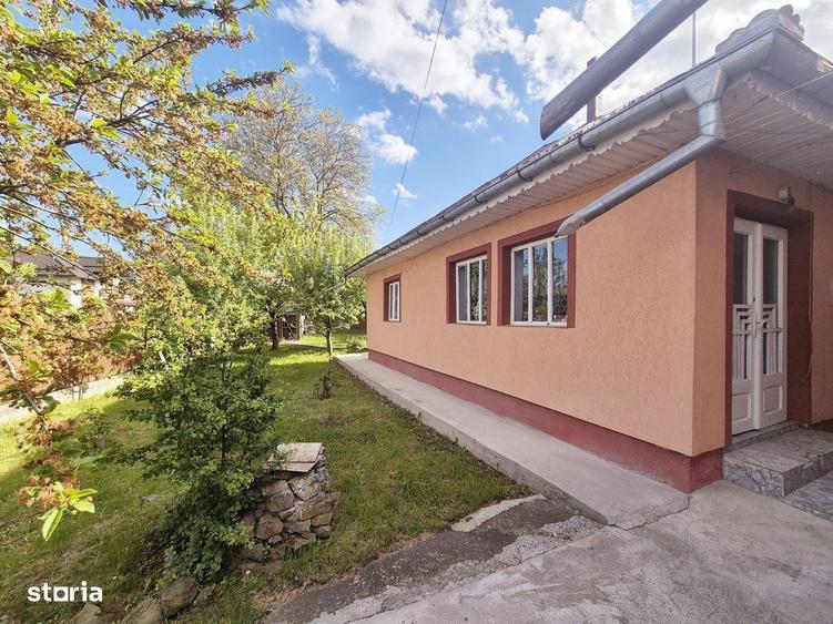 Casă cu 4 camere decomandat în Dobreni