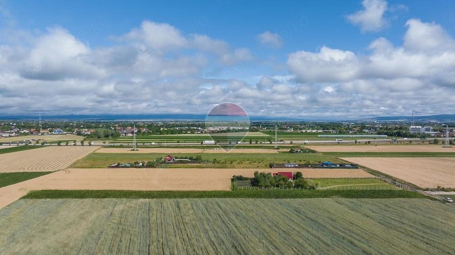 Teren de 2200 mp, în Nord