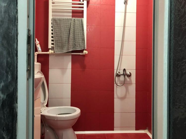 Casă individuală cu 4 camere cu Canalizare în Chercea