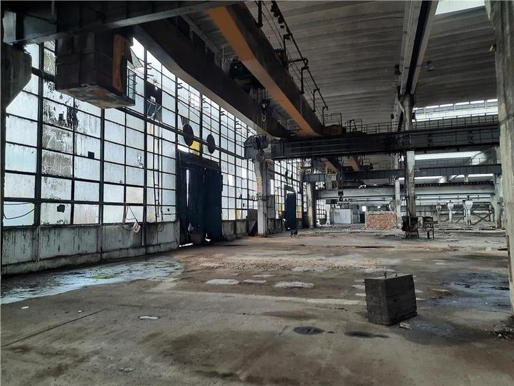 Spațiu industrial, de 20,000 mp, în Central