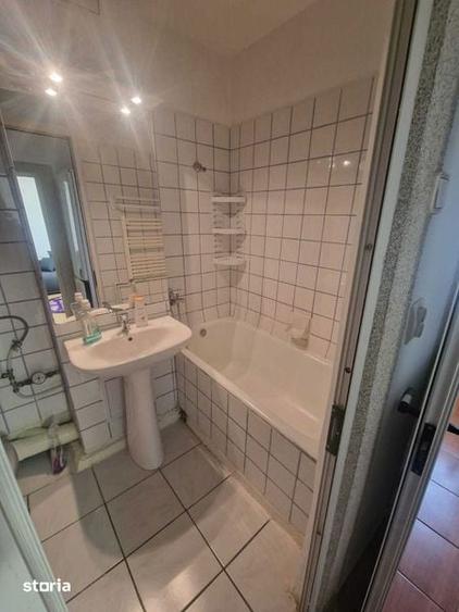 Garsonieră decomandată în Central