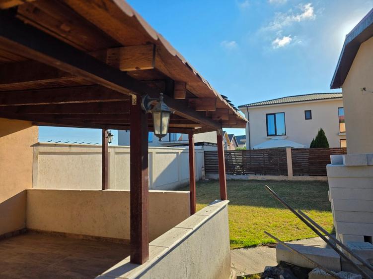 Casă cu 4 camere cu Teren 462 Mp în Lumina
