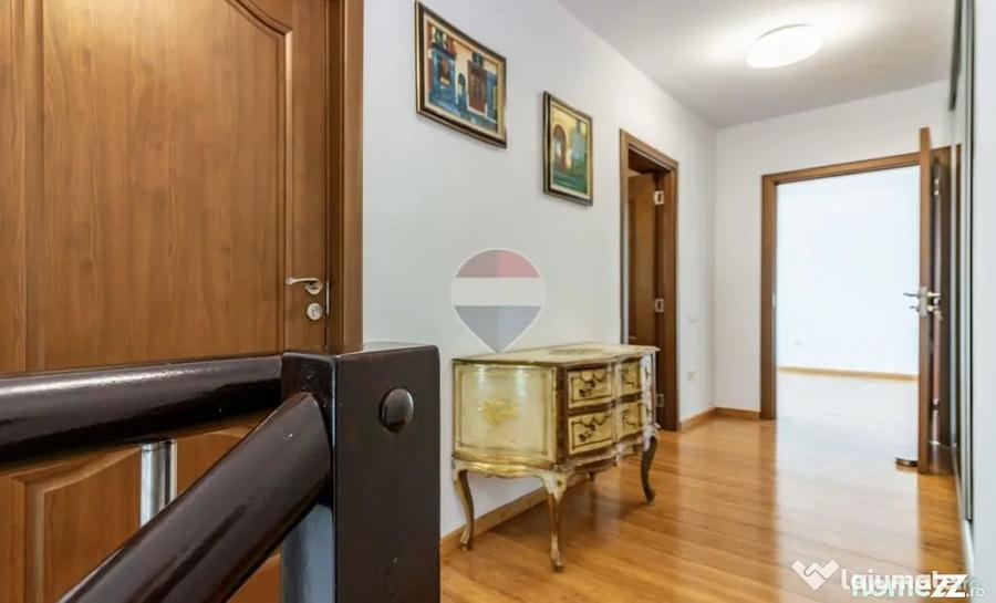 Apartament cu 4 camere decomandat în Unirii