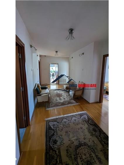 Casă cu 4 camere în Cândești