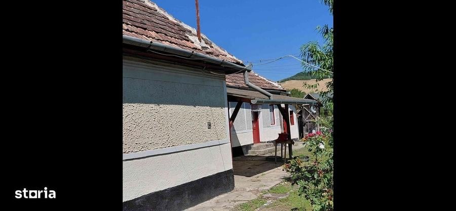Casă cu 4 camere în Suplac