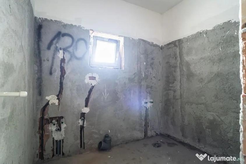 Apartament cu 3 camere semidecomandat în Militari