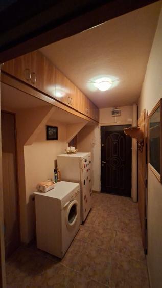 Apartament cu 2 camere semidecomandat în Uiești